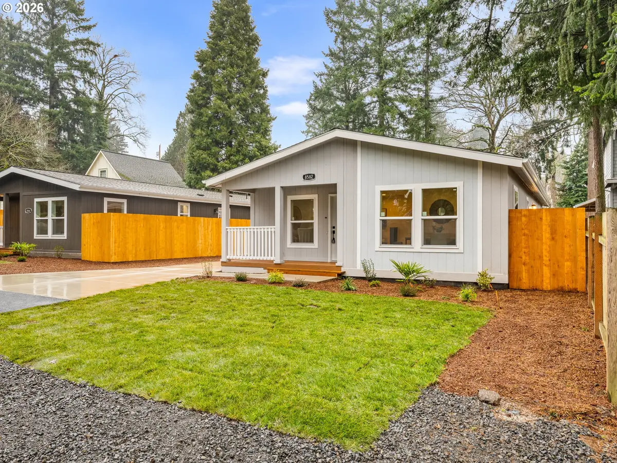 8582 SE 57th Ave, Portland, OR 97206 - Image #1