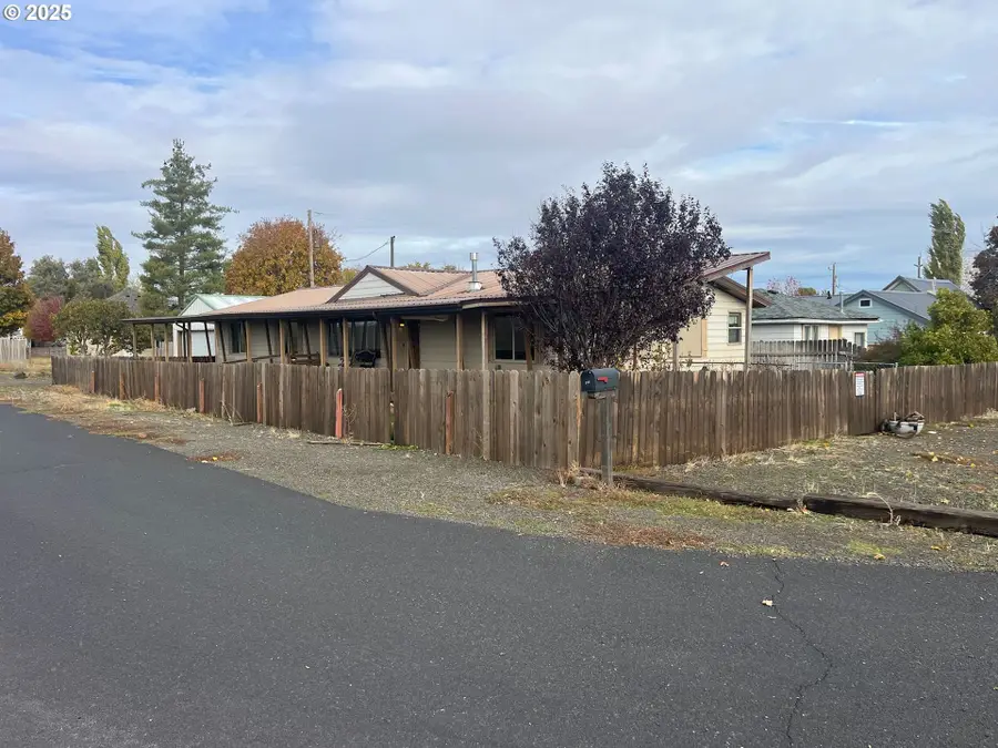 355 W Washington St, Athena, OR 97813 - Image #3