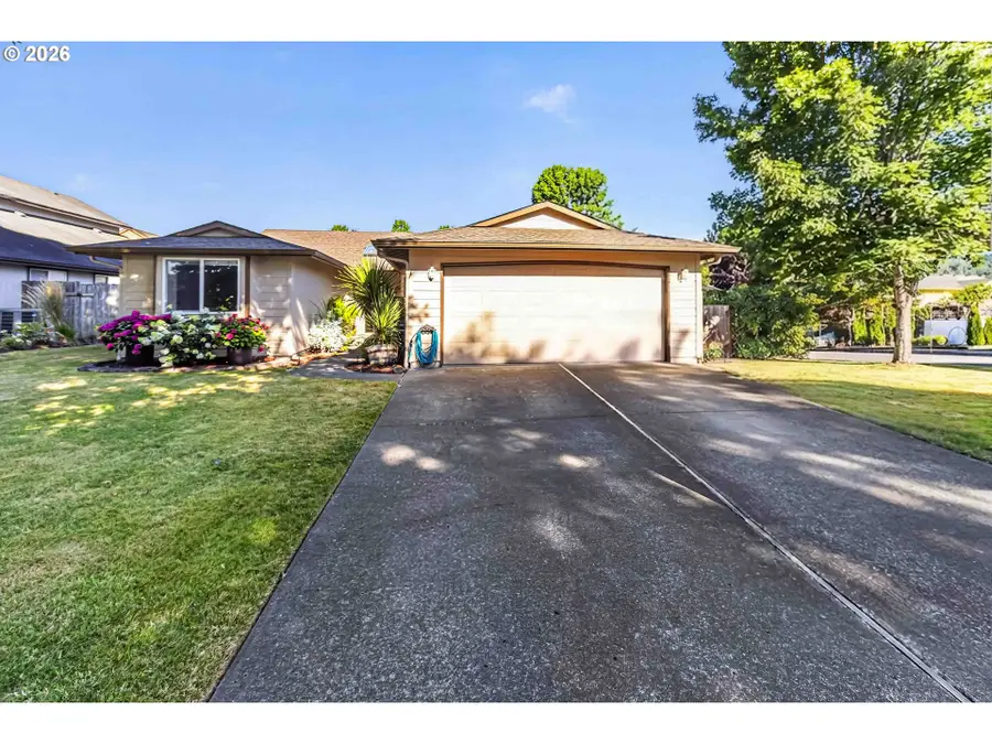 2443 Hickory Ave, Longview, WA 98632 - #2