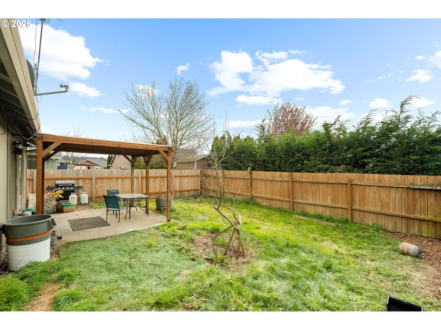 844 Hazel St, Jefferson, OR 97352 - #3