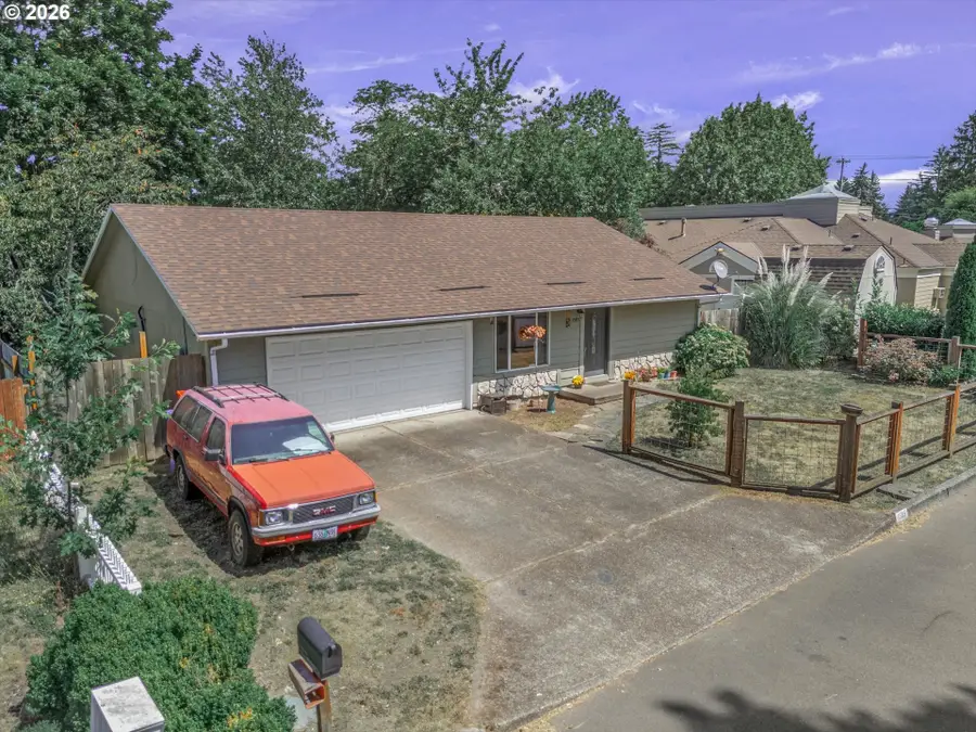 1585 NE 18th St, Gresham, OR 97030 - #3