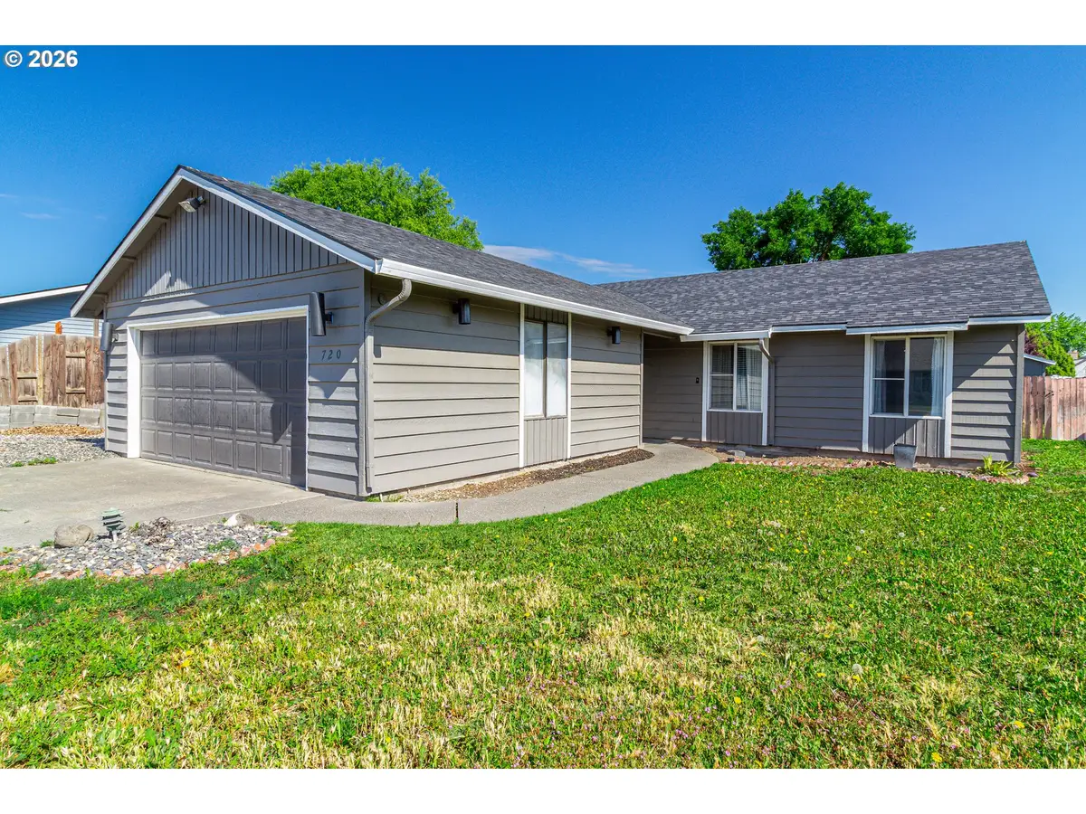 720 W Johns Ave, Hermiston, OR 97838 - #1