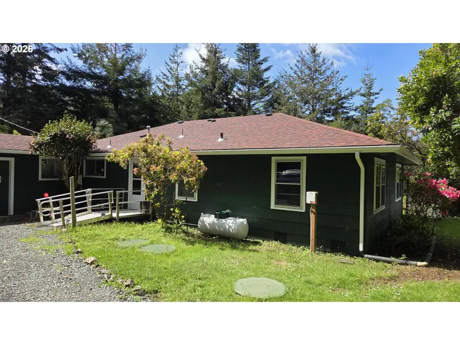 28213 Hunter Creek Hts, Gold Beach, OR 97444 - #2