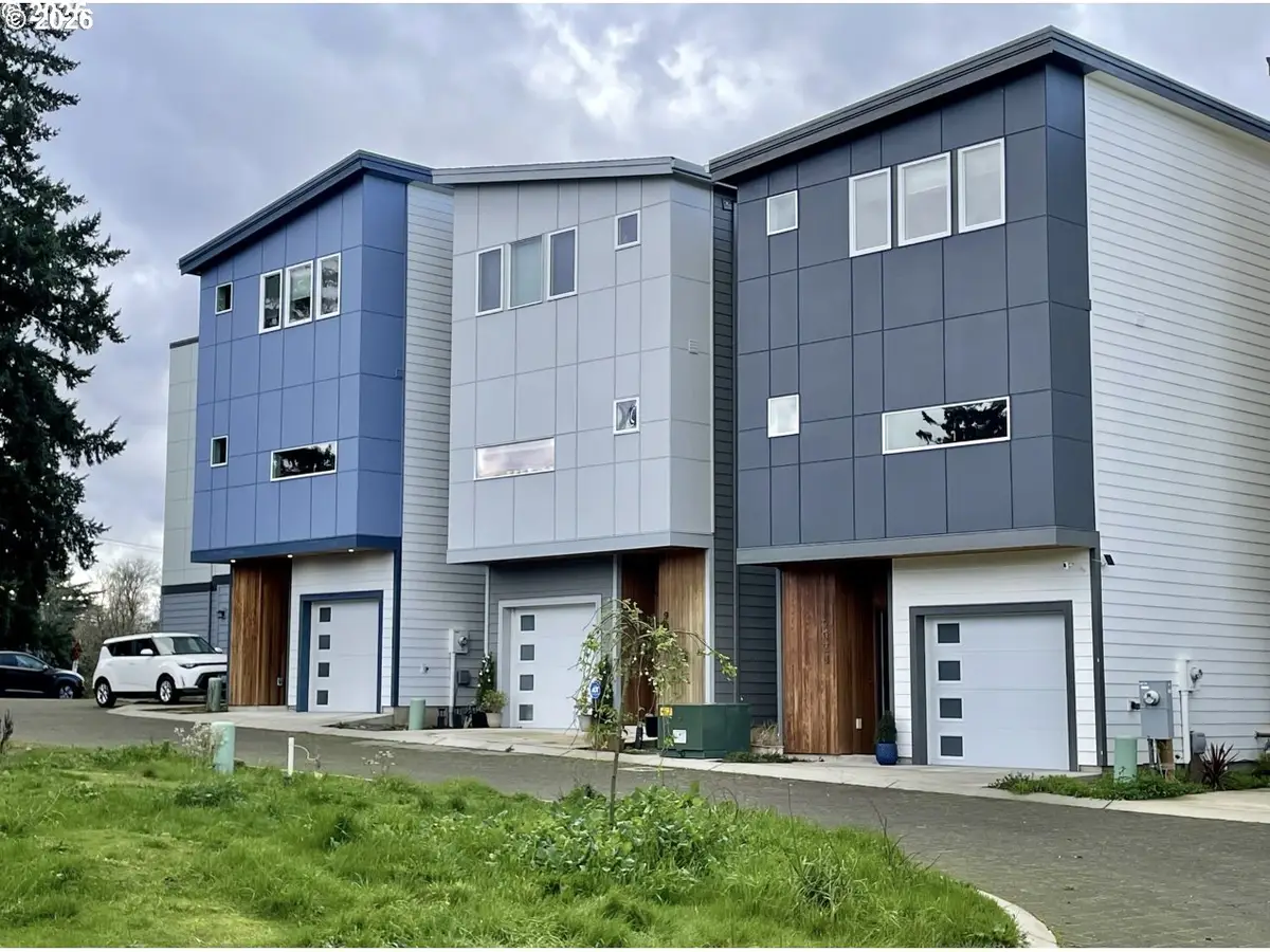 9023 NE Hoyt St, Portland, OR 97220 - #1