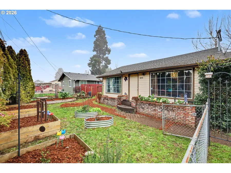 1891 Scott Rd, Springfield, OR 97477 - Image #2