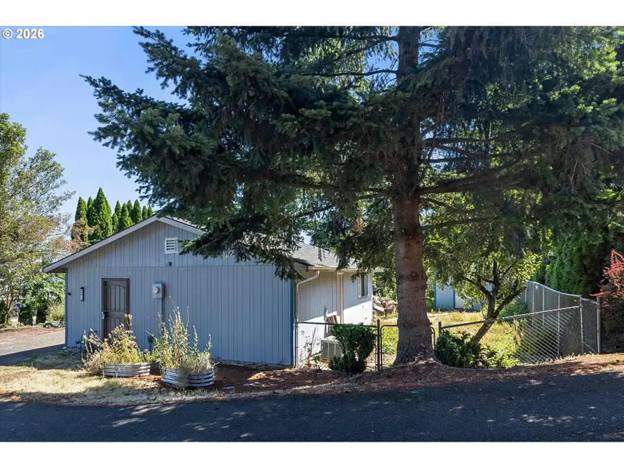 990 NW Angeline Ave, Gresham, OR 97030 - #3