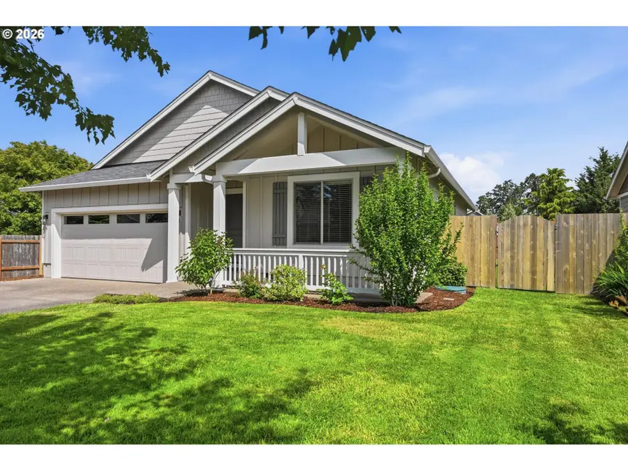 1075 Sage St, Silverton, OR 97381 - #2