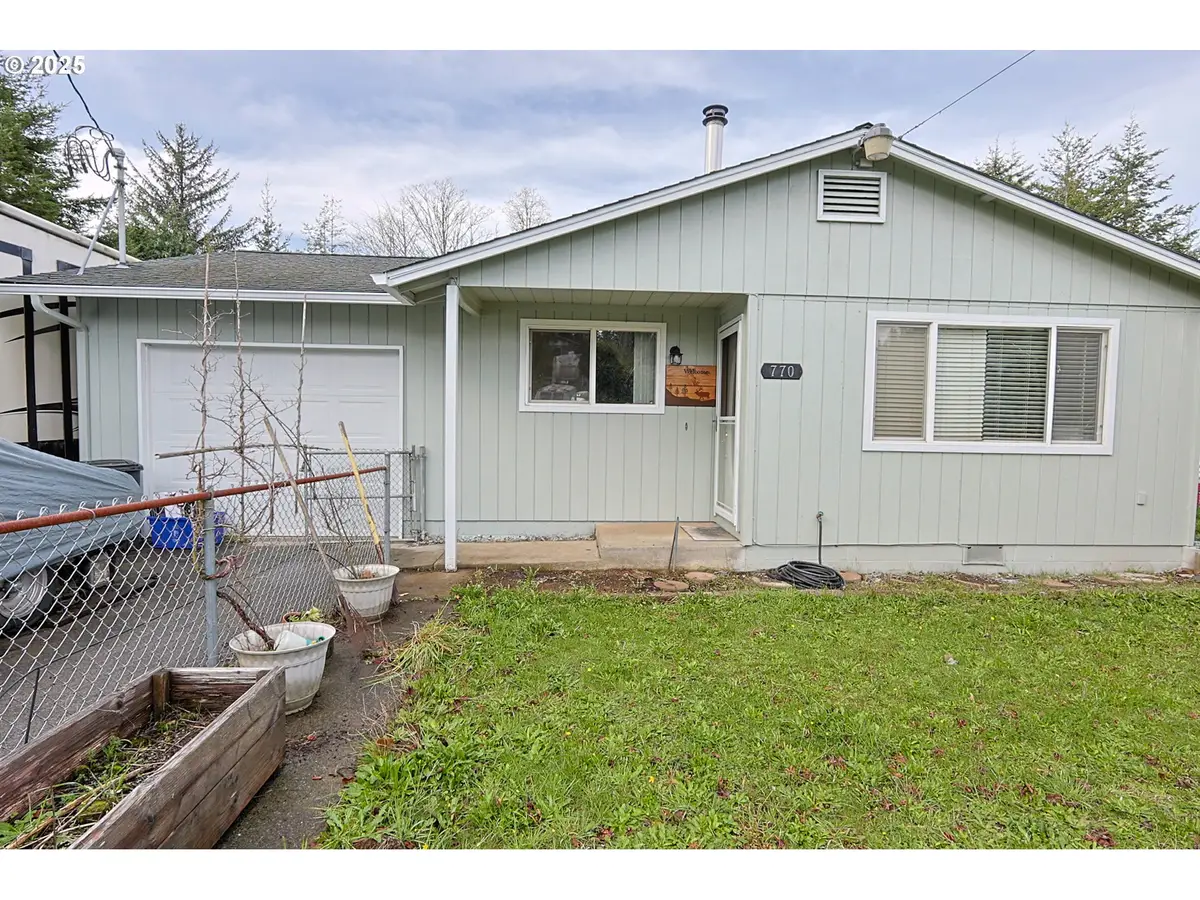 770 S Wasson St, Coos Bay, OR 97420 - Image #1
