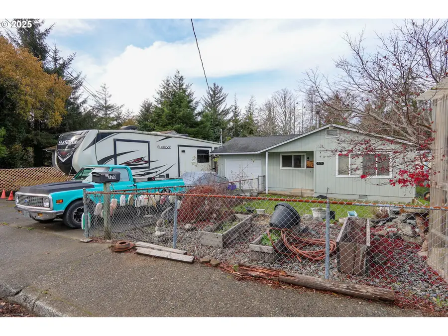 770 S Wasson St, Coos Bay, OR 97420 - Image #3