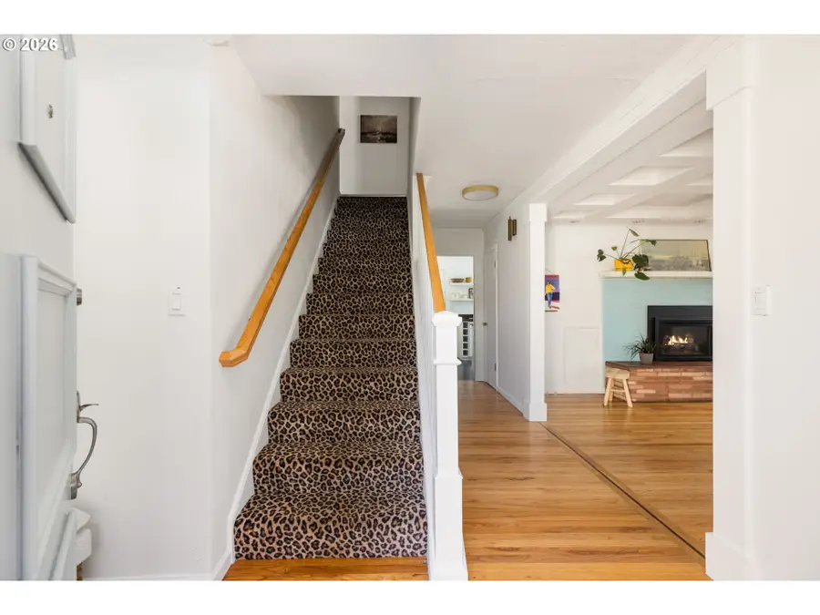 9050 SW Capitol Hwy, Portland, OR 97219 - #3