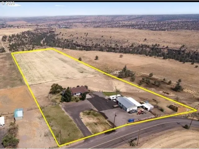 950 SE Dover Ln, Madras, OR 97741 - #1