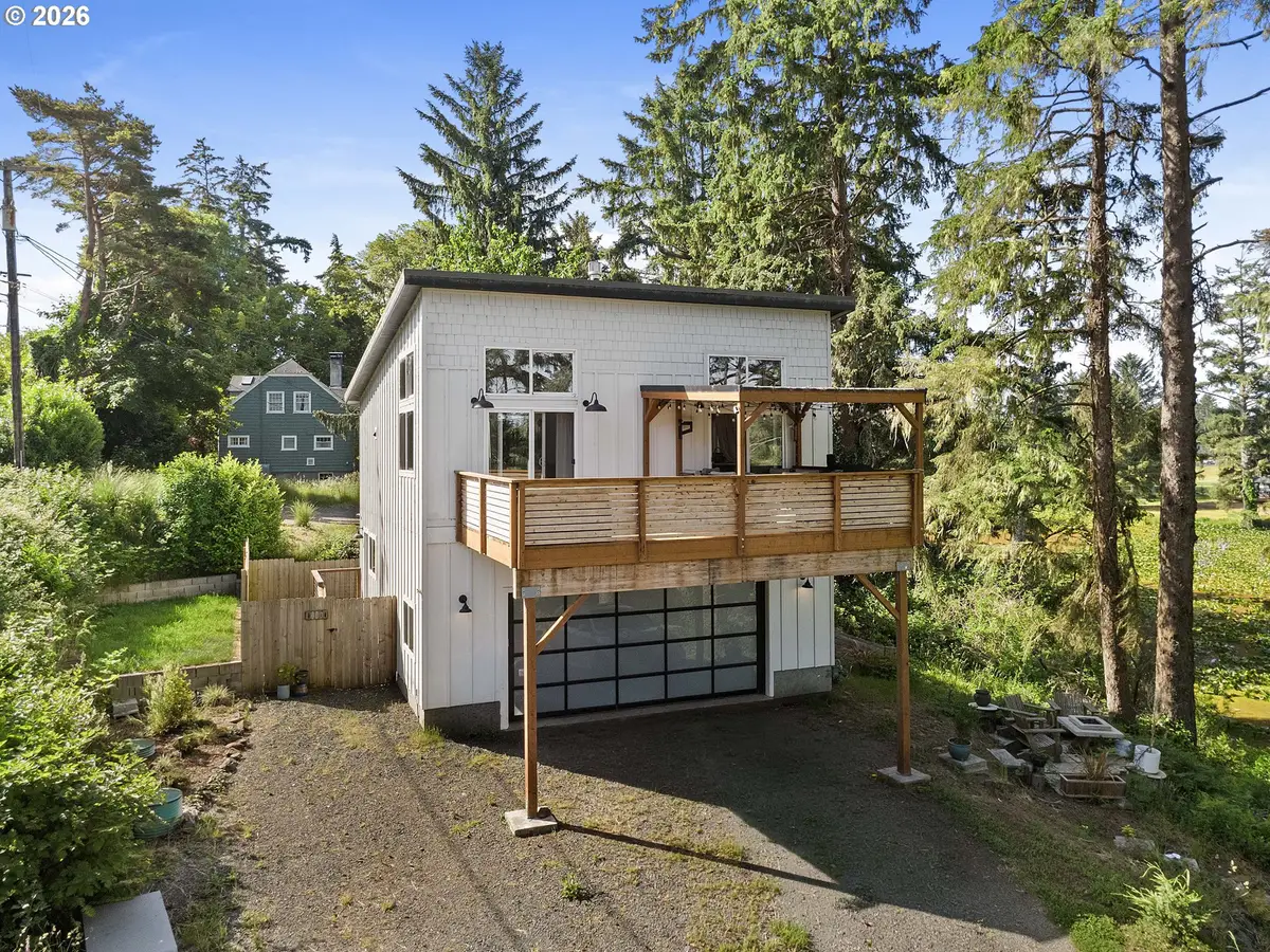 33254 Columbia Beach Ln, Warrenton, OR 97146 - #1