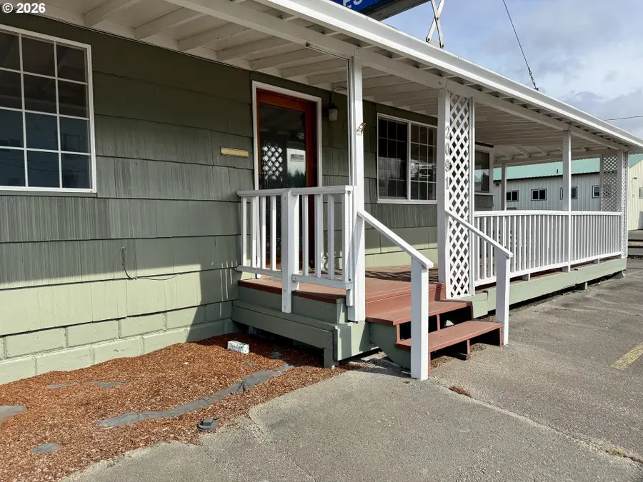 2091 Broadway Ave, North Bend, OR 97459 - #3