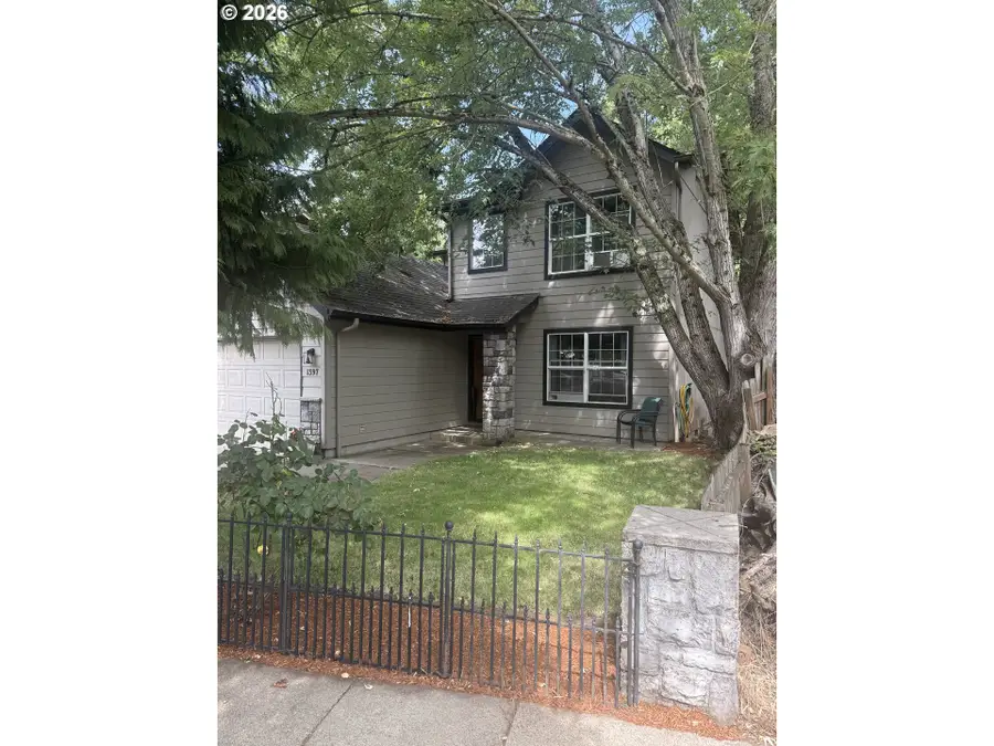 1397 Skipper Ave, Eugene, OR 97404 - #2