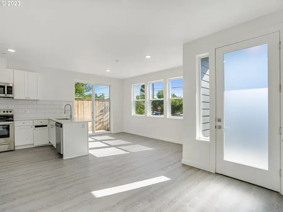 6841 N Montana Ave, Portland, OR 97217 - #2