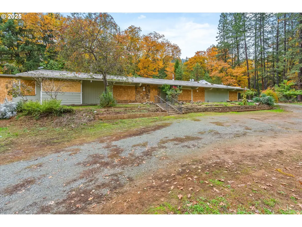 4400 Foothill Blvd, Grants Pass, OR 97526 - Image #1