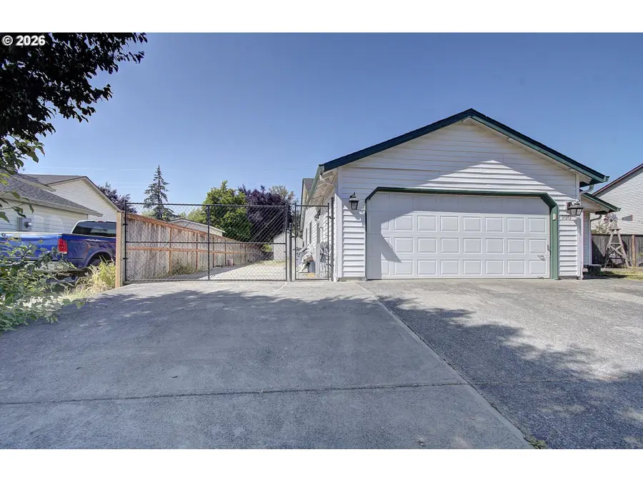 700 NW 24th St, Battle Ground, WA 98604 - #2