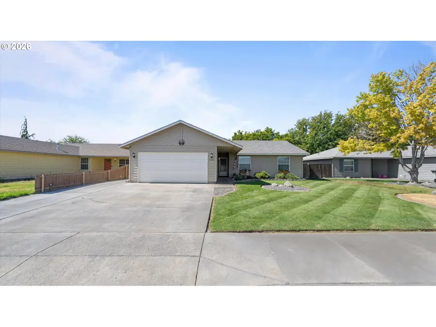 1313 SW Riverhill Dr, Hermiston, OR 97838 - #2