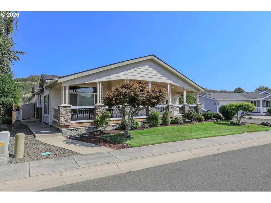 136 Jacob Hale Way, Roseburg, OR 97471 - #2