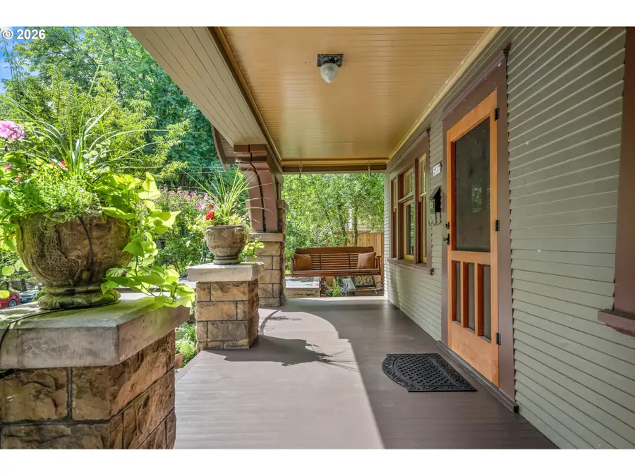 2537 NE 18th Ave, Portland, OR 97212 - #2