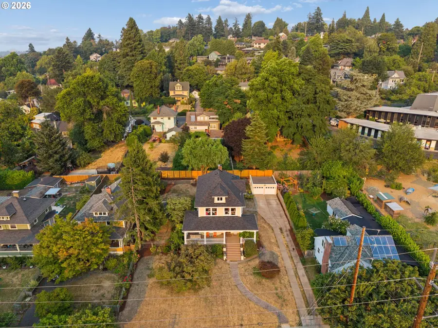 322 SE 61st Ave, Portland, OR 97215 - #2
