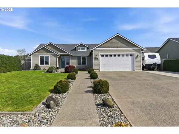 2025 Roosevelt Loop, NorthBend, OR 97459