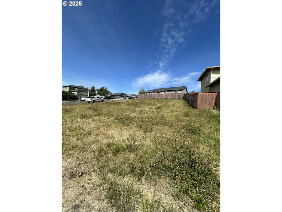 1001 E 9th St, Lafayette, OR 97127 - #2