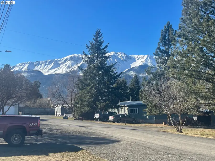 612 N Mill St, Joseph, OR 97846 - #3