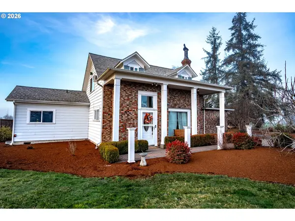 30577 Diamond Hill Dr, Harrisburg, OR 97446