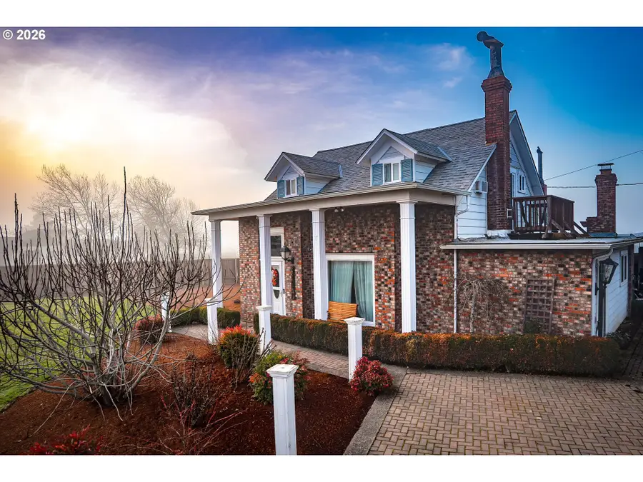 30577 Diamond Hill Dr, Harrisburg, OR 97446 - Image #2