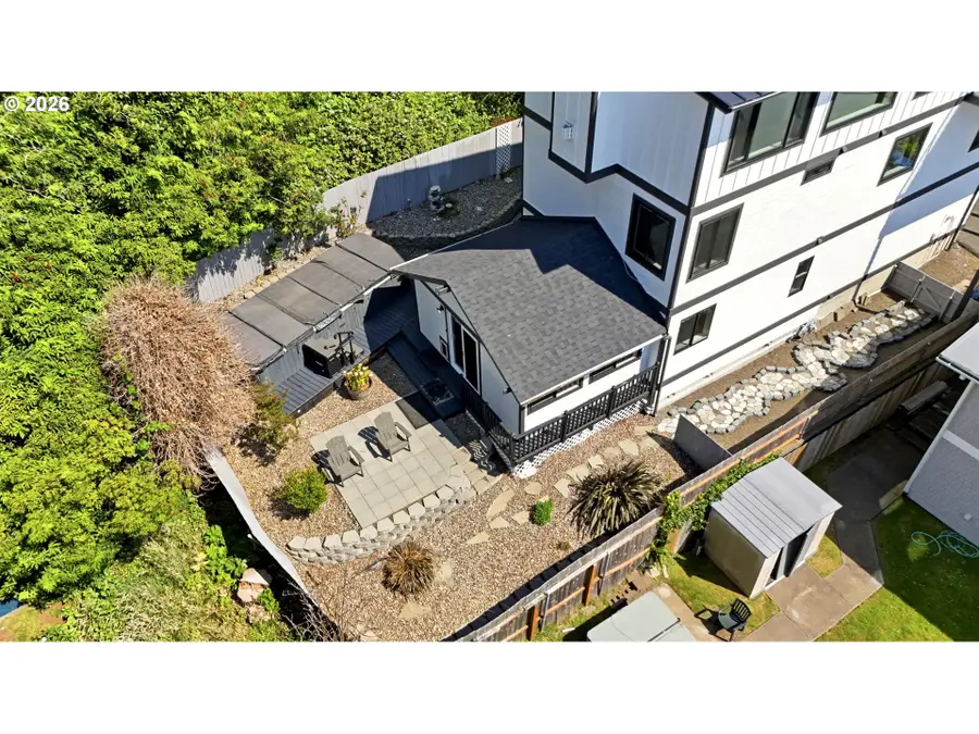 2035 NE 66th St, Lincoln City, OR 97367 - #3