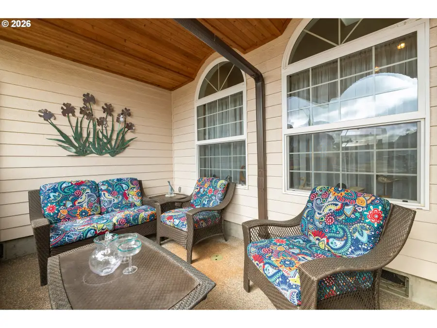 3175 NE Lucas Dr, McMinnville, OR 97128 - #2