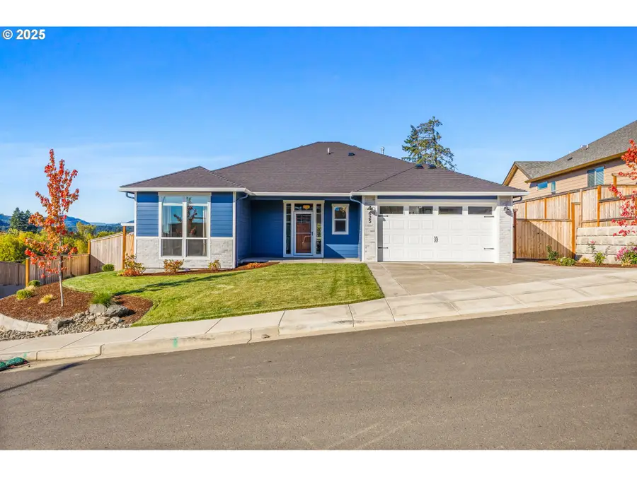 625 NW Crater Lake Dr, Dallas, OR 97338 - Image #2