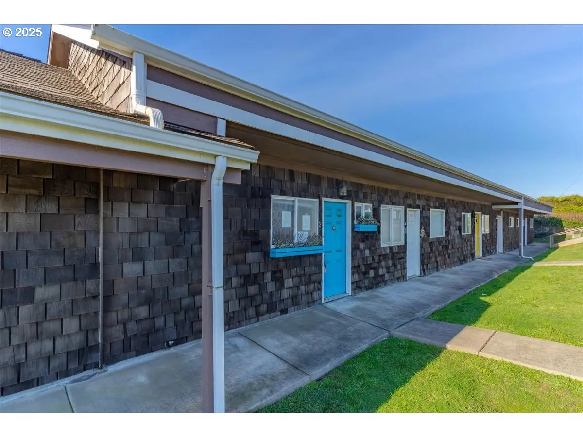 801 NW Coast St #2, Newport, OR 97365 - Image #1