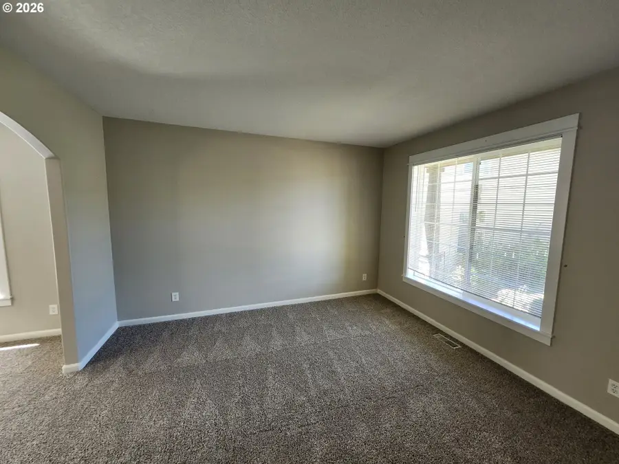 573 E 13th Pl, Lafayette, OR 97127 - #3
