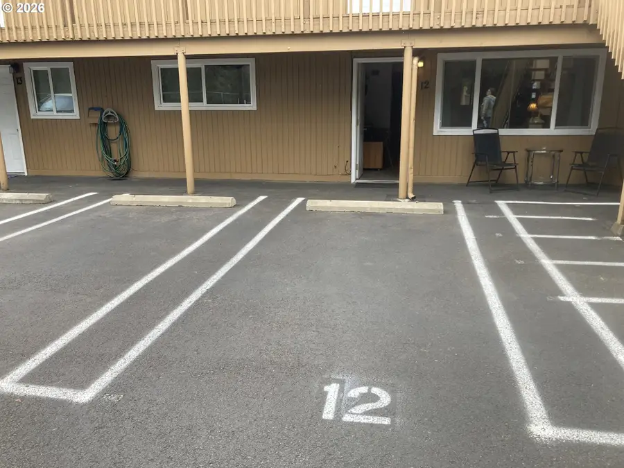 1260 10th St #12, Florence, OR 97439 - #2