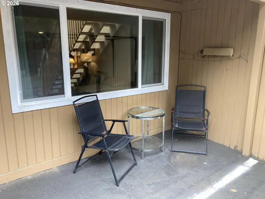 1260 10th St #12, Florence, OR 97439 - #3