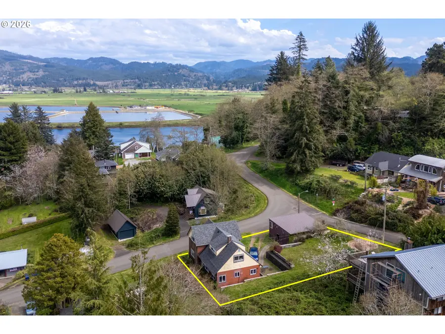 35620 9th St, Nehalem, OR 97131 - #2
