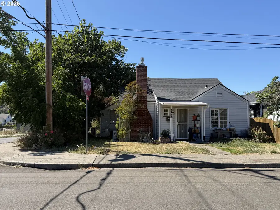 1470 SE Jackson St, Roseburg, OR 97470 - #2