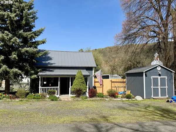 103 W 4th St, Wallowa, OR 97885