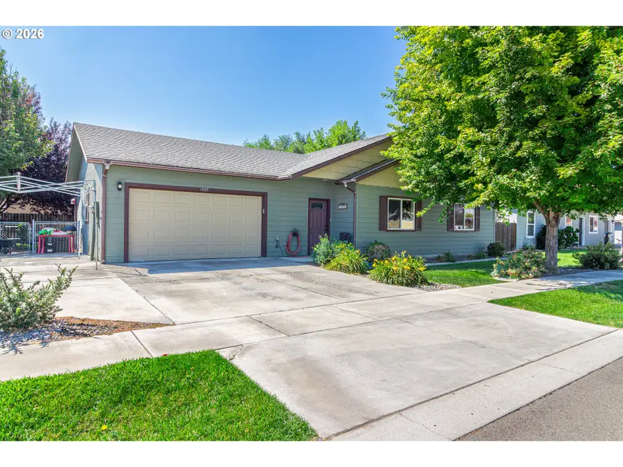 1505 W Damsel Ave, Hermiston, OR 97838 - #2