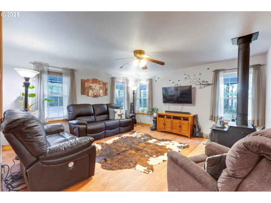 113 Garden Ln, Winlock, WA 98596 - Image #3