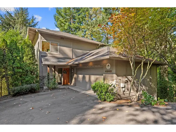 4249 SW Dosch Rd, Portland, OR 97239