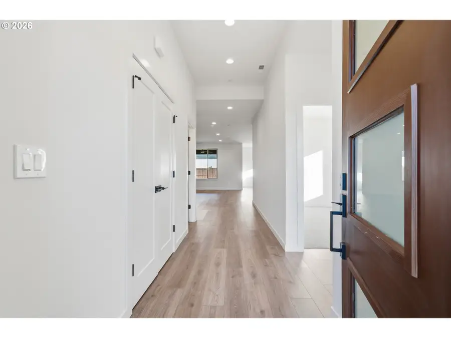 151 E Airedale Ave, La Center, WA 98629 - Image #2