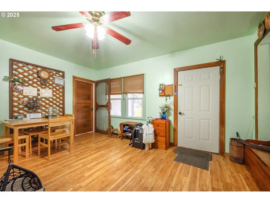 895 Glory Dr, Eugene, OR 97404 - Image #3