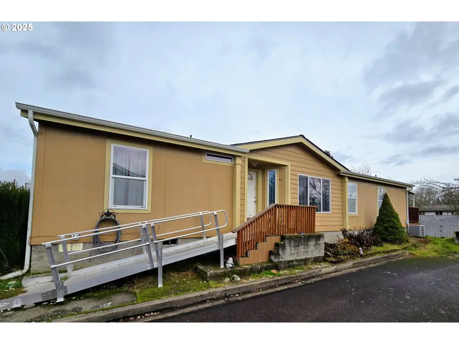3200 Oak Terrace Dr #47, Lebanon, OR 97355 - Image #2