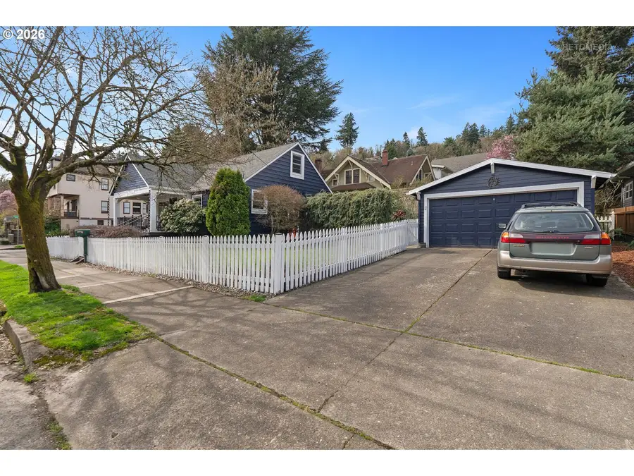 6733 S Virginia Ave, Portland, OR 97219 - #2