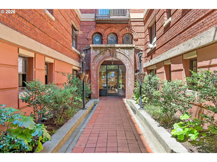 1829 NW Lovejoy St #106, Portland, OR 97209 - #2