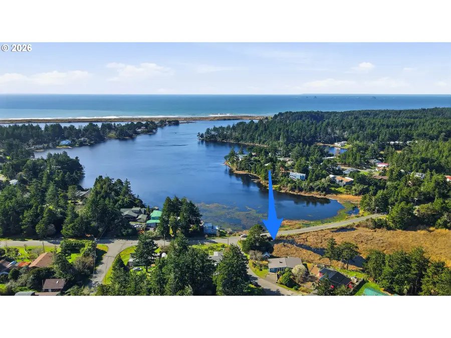 654 Madrona Ave, Port Orford, OR 97465 - #2