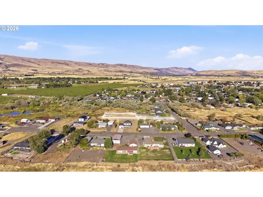 217 E St, Dallesport, WA 98617 - #2